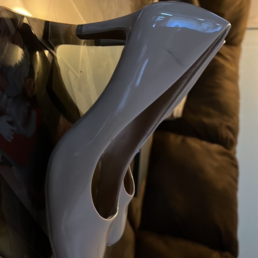 Heels - Picture 2 of 4